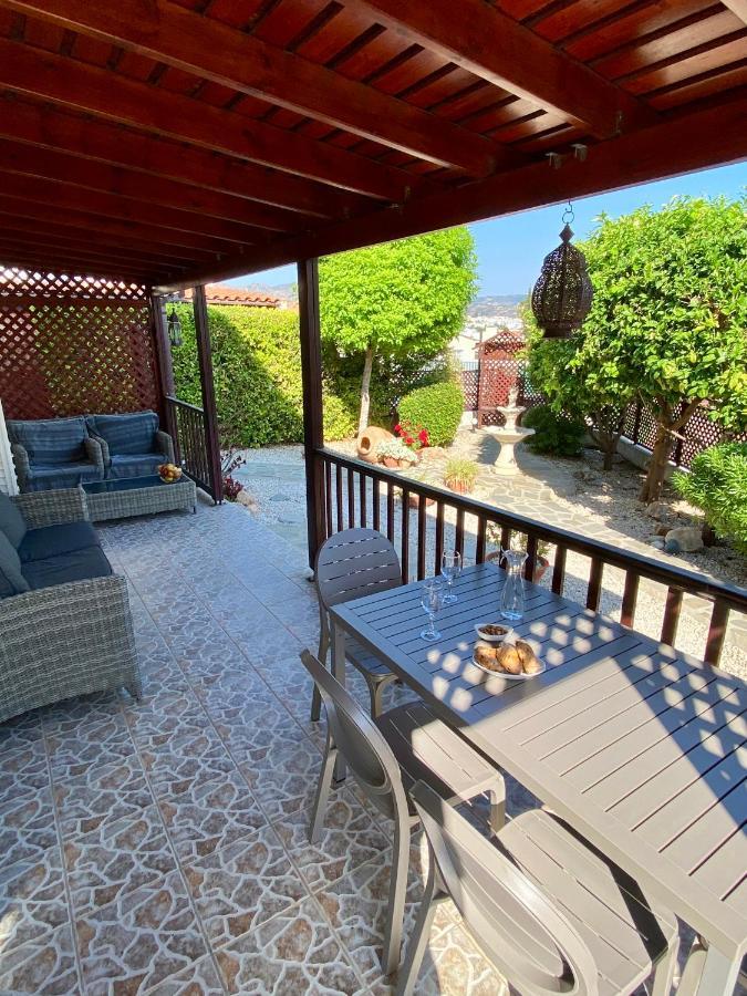Villa Alicia With Priv Pool, Beautiful Garden And Shady Veranda- 5 Min To The Beach Peyia Exterior foto